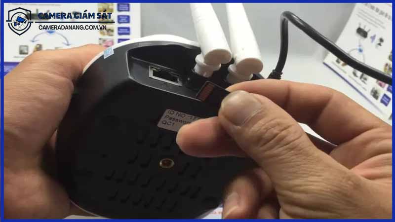 cach-thay-doi-va-nang-cap-the-nho-cho-camera-yoosee-2-mat-ngoai-troi-4g-1