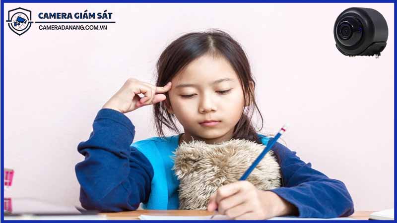 camera-giau-kin-yoosee-mini-giup-bao-ve-con-cai-an-toan-hon-1