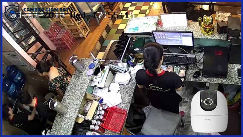 camera-imou-ipc-a52-giup-bao-ve-cua-hang-24-7-1