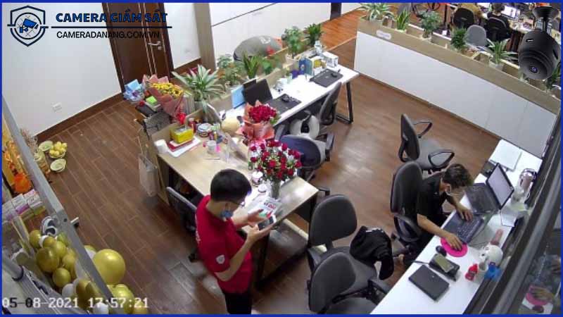 camera-yoosee-mini-giai-phap-bao-ve-phong-lam-viec-tai-nha-0