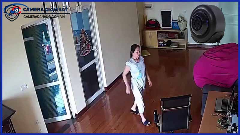 giam-sat-bao-mau-kin-dao-bang-camera-yoosee-mini-sieu-nho-1