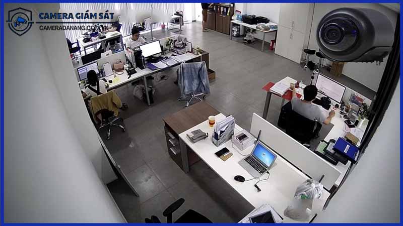 theo-doi-loi-di-trong-nha-mot-cach-thong-minh-voi-camera-yoosee-mini-1