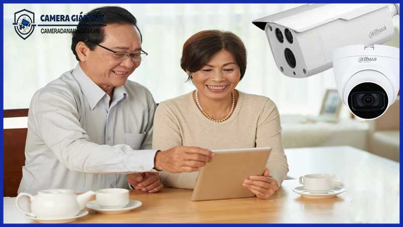 Giám sát người thân từ xa – giải pháp lắp camera cho người cao tuổi