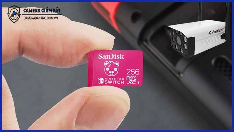 Có cần dùng thẻ nhớ đắt tiền cho camera Vantech V2030 không?