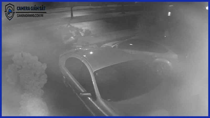 camera-bi-moc-ong-kinh-cach-lam-sach-an-toan