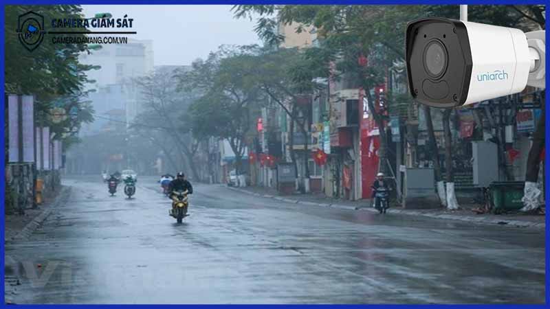 camera-uniarch-uho-b0a-m2f4-co-chiu-duoc-bao-mua-lon-gio-lao-o-mien-trung-khong