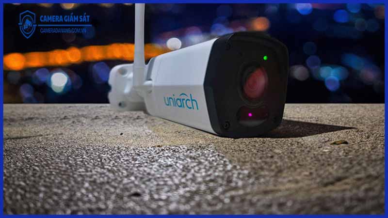 tam-nhin-ban-dem-hong-ngoai-tren-camera-uniarch-uho-b0a-m2f4